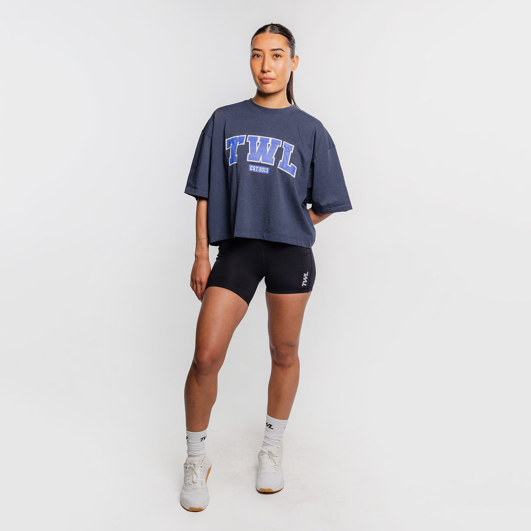 TWL - WOMEN'S LIFESTYLE OVERSIZED CROPPED T-SHIRT - VARSITY/WASHED MIDNIGHT NAVY