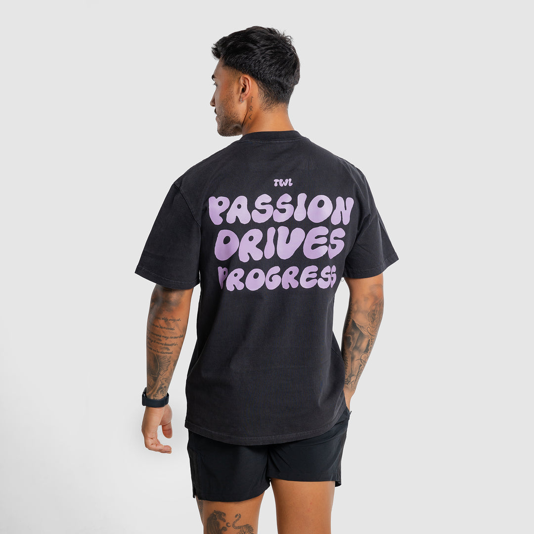 TWL - LIFESTYLE OVERSIZED T-SHIRT - PASSION DRIVES PROGRESS