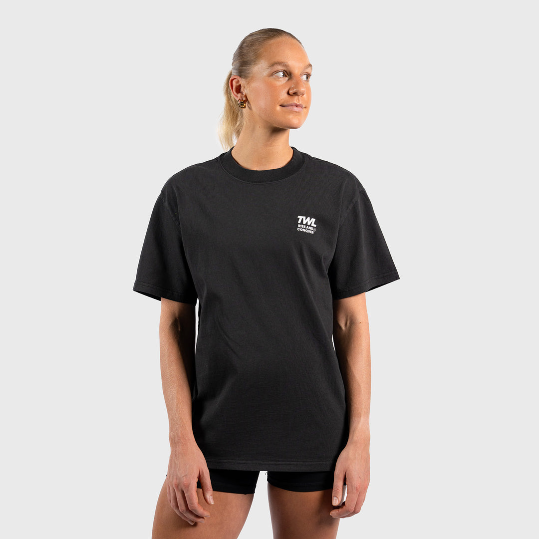 TWL - LIFESTYLE OVERSIZED T-SHIRT - VALUES COLLECTION - RISE & CONQUER/FADED BLACK