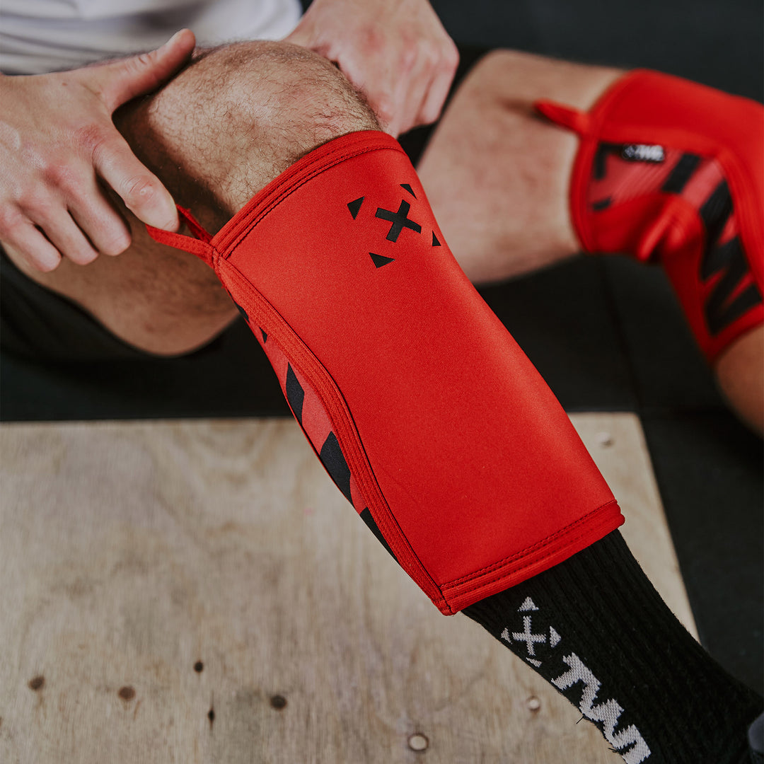 TWL - EVERYDAY KNEE SLEEVES (PAIR) - 5mm & 7mm - ARTISAN RED/BLACK