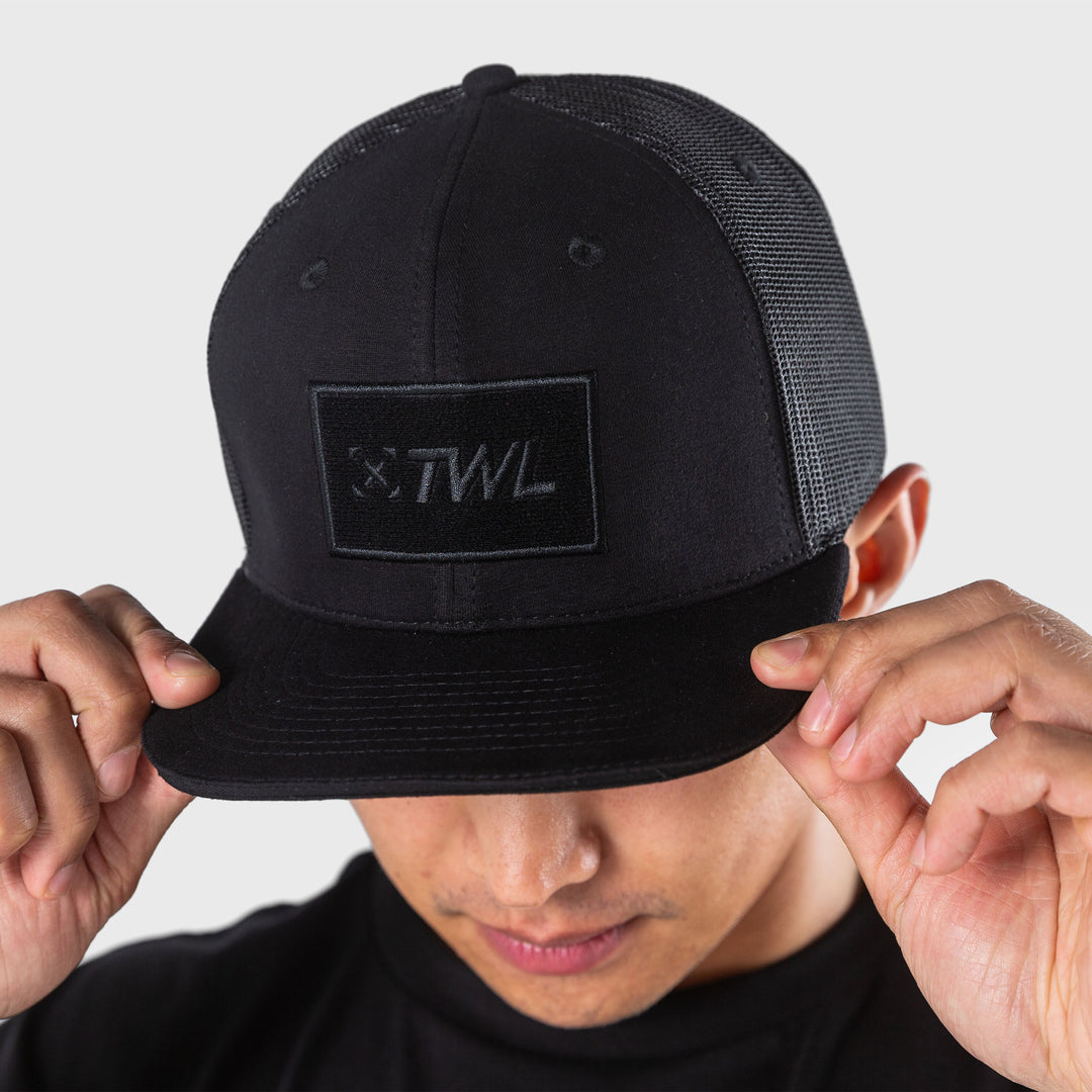 TWL - TRUCKER HAT WITH VELCRO PATCH - BLACK/BLACK