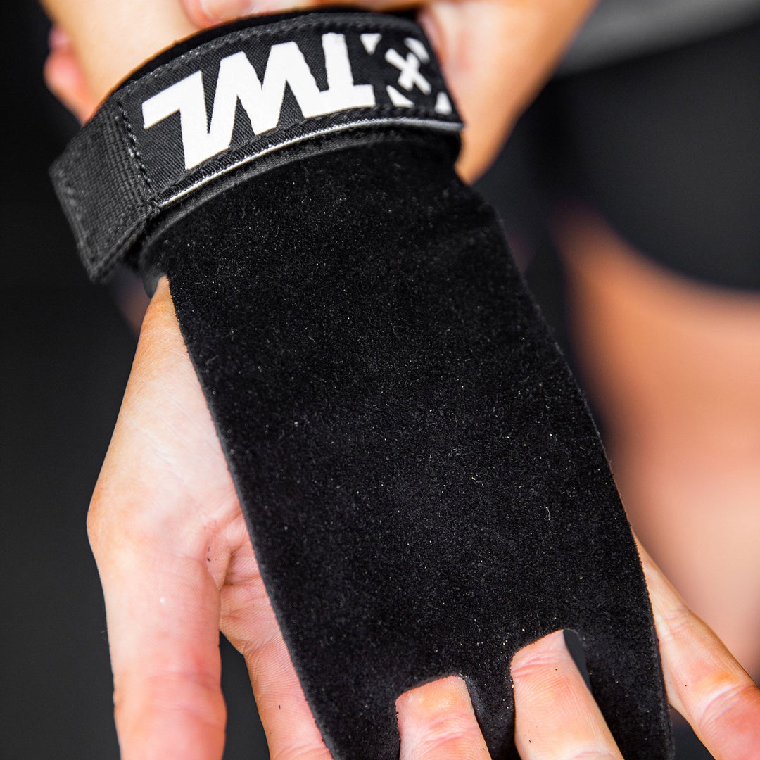 TWL - LEATHER GYMNASTIC GRIPS - BLACK